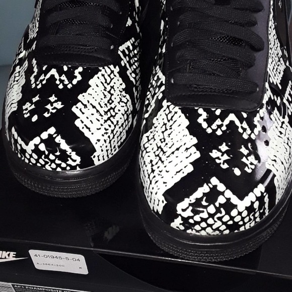 Athletic_Shoes